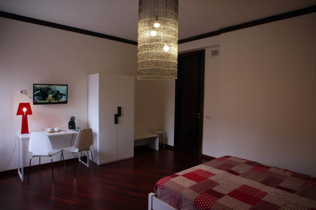 Clorinda'S Rooms Bari Chambre photo